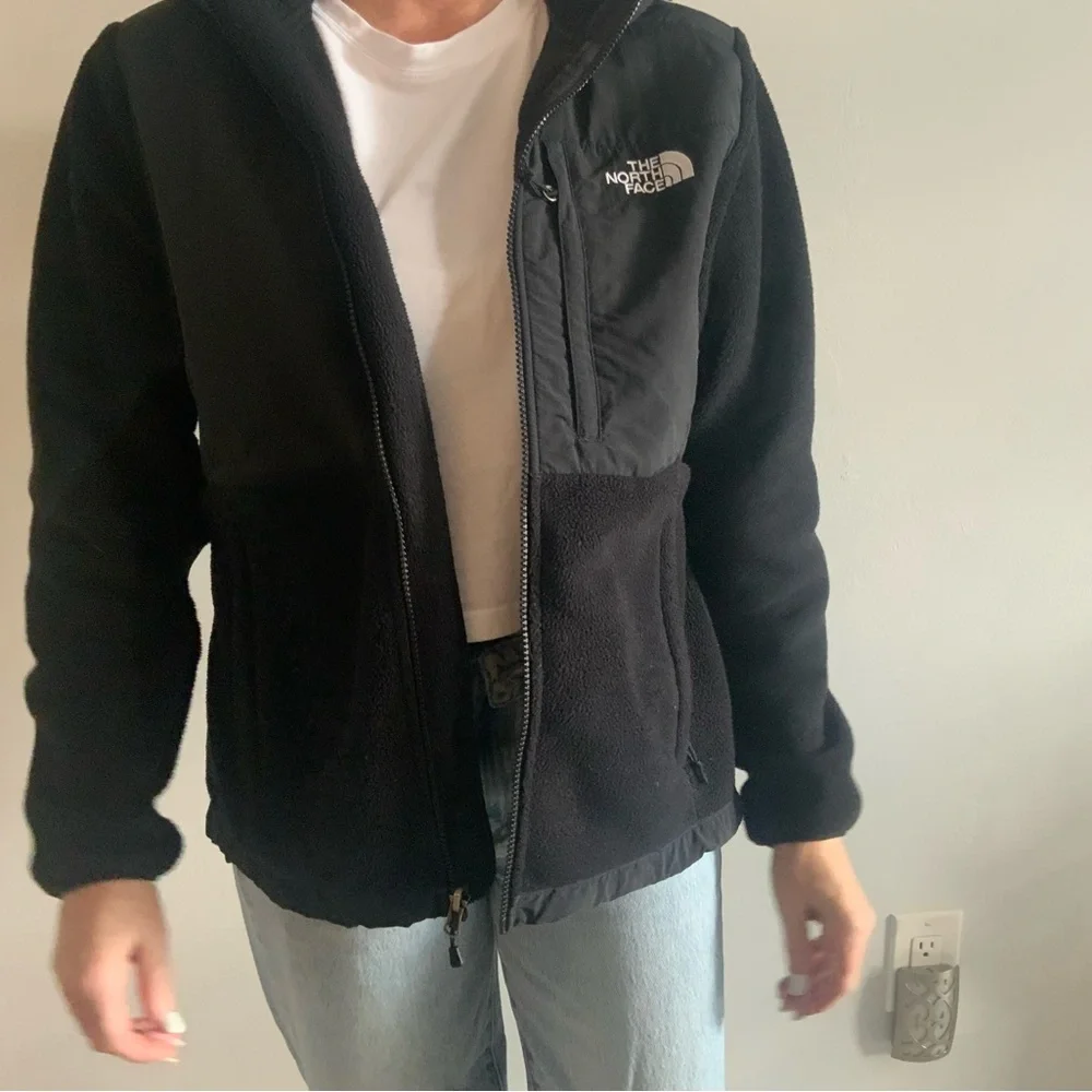 The North Face Black Full-Zip Jacket - Picture 2 of 6